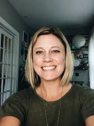 Beth Hendrickson's Instagram, Twitter & Facebook