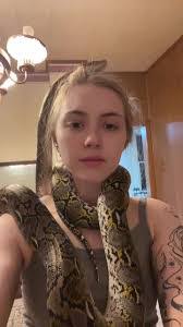 Natalie Dummitt's Instagram, Twitter & Facebook