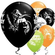 L'un des plus anciens personnages de la saga, il est confectionné avec 291 facettes et s'appuie sur une canne en métal et vernis marron. Ballons Star Wars Happy Birthday Latex 28 Cm Party City