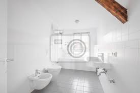 Weitere ideen zu badezimmerideen, badezimmer innenausstattung, badezimmer design. Weisses Badezimmer Moderne Geflieste Badewanne Fototapete Fototapeten Privies Appartment Renoviert Myloview De
