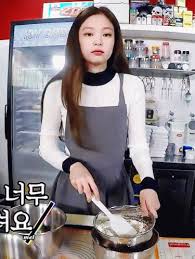 Jennie Baking Gif Jennie Baking Cooking Discover Share Gifs Memasak Makanan Dan Minuman Makanan