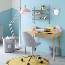 Un enfant nécessite une variété de produits adaptés à sa taille et à son développement : Chaise De Bureau Vintage A Roulettes Grise Mauricette Maisons Du Monde