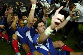 Un grand chelem de rugby à xv est un terme utilisé lorsqu'une équipe nationale remporte tous ses matches lors d'un tournoi des six nations ou d'une tournée contre des nations britanniques et for faster navigation, this iframe is preloading the wikiwand page for grand chelem (rugby à xv). C Etait Un 27 Mars Yachvili Bottait L Angleterre Et Le Xv De France Realisait Le Grand Chelem 2004 Actu Rugby