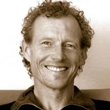 Stream Guided body scan (16 mins)– David Wakeling by Mindfulness Works