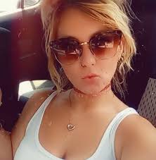 Tammy Stutzman's Instagram, Twitter & Facebook