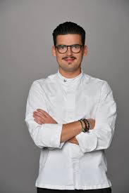 En effet, ce dernier a été aussi de fermer les portes de son restaurant pour une durée de 7 à 8 jours. Top Chef Jean Imbert Camille Delcroix Que Sont Devenus Les 9 Gagnants