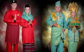 Kain sirat atau kain cawat adalah pakaian asas kaum iban. Pakaian Adat Riau Gambar Keunikan Dan Penjelasannya Lengkap