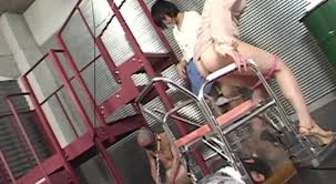 Japanese human party toilet 04 - ThisVid.com