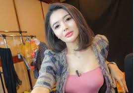 Ada yang mau mimikkk ? Dituding Nikah Siri Dengan Hotman Paris Ini Tanggapan Wika Salim Indonesiakininews Com