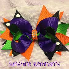 Orange Green Black And Purple Halloween Is Right Around The Corner Get Your Princess In The Halloween Sp Halloween Bows Halloween Hair Bows Homemade Bows
