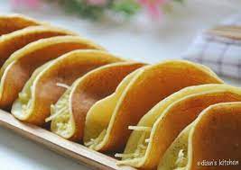Terang bulan bukan merupakan istilah terang bulan adalah penganan manis yang terkenal di indonesia dan malaysia. 12 Bahan Buat Kue Manja Terang Bulan Lipat Yang Lezat Cookandrecipe Com