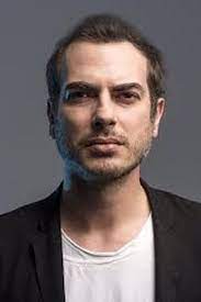 Mor ve ötesi adlı müzik grubunun vokalisti ve gitaristi olan harun tekin, 28 haziran 1977 doğumludur. Harun Tekin Movies Age Biography