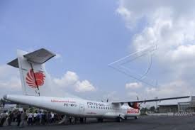 Kini, ada sejumlah syarat naik pesawat yang mesti dipenuhi untuk keamanan dan kenyamanan bersama. Kulon Progo Siapkan Pelatihan Juru Parkir Pesawat Antara News Yogyakarta Berita Terkini Yogyakarta