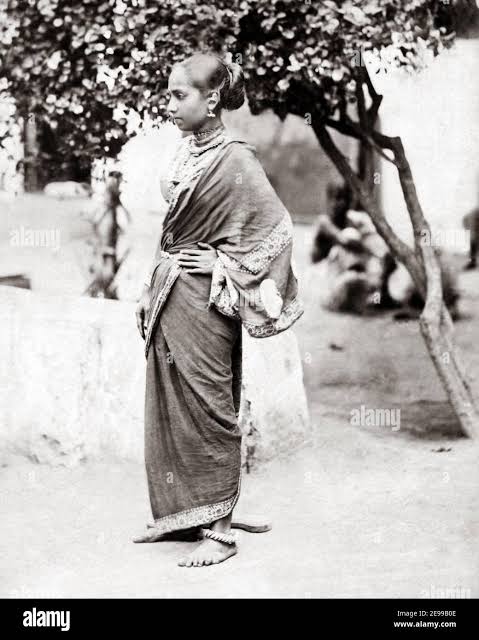 Late 19th century photograph - Hindu Woman, Bombay, Mumbai, India Stock Photo - Alamy