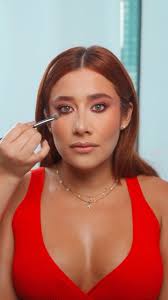 A veces no se trata solo de verse bien., Se trata de sentirte tú, más  fuerte, más elegante, más tú., Un maquillaje que habla sin palabras.👄,  #makeup #maquillaje #mua #mishamakeup #makeupartist #art ...