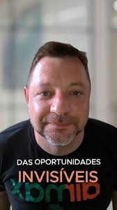 No livro Empregabilidade Exponencial, Daniel Moretto destrincha o que  constrói longevidade de verdade: Atualização contínua Posicionamento  intencional Marca pessoal com propósito Capacidade de ser útil no novo — e  não só no