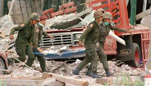 Shockwaves from the earthquake hit the mouth of the río balsas on the coast at 7:17 am and hit mexico city, 350 km (220 mi) away, two minutes later at 7:19 am. El Terrible Terremoto Que Mato A Miles De Personas En Mexico En 1985 Fotos Mundo El Comercio Peru
