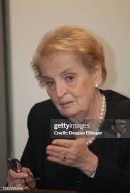 691 Debbie Douglas Photos & High Res Pictures