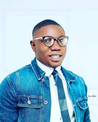 Please help me thank God for his mercies. Happy birthday to my able  self🎂🎉🎈🎁🎊❤️