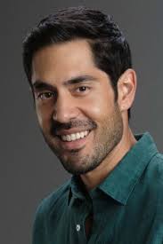 Glenn Strong in Return to Paradise