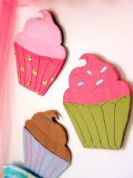 Set Of 3 Large Cupcakes Wall Art Could Recreate With Some Artistic Ability And Paper Cupcake Kitchen Decor Cupcake Bedroom Bakery Decor