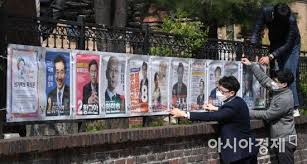 우여곡절 끝에 간수를 제압하고 높은 감옥 창문에서 뛰어 그대로 '황태자 루드비히'의 얼굴을 늦은 시간, 텅 빈 전철 안에서 나연은 은밀한 취미를 즐긴다. ë¨ë ì ê´ì ê²©ë¦¬ì í¬í' ìí´ í¬í'ìê° 30ë¶ ë³ë í ì  ìììê²½ì 