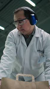 Together with Grow and Bauer Media Group we produced three TV spots for Mix  Megapol and the morning show “Gry Forsell med vänner”. The concept “Så  låter en bättre morgon” is about