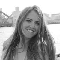 Lesley Casey's Instagram, Twitter & Facebook