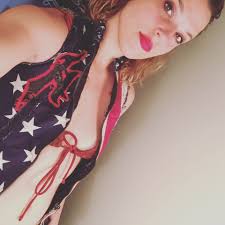 Lzzyhale | Pictures | Scrolller NSFW