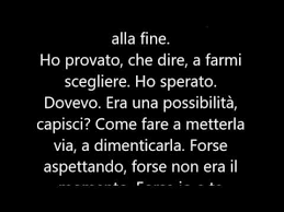 Una copertina datata del libro di italo calvino (a sinistra) e una più moderna (a destra). Da Gli Amori Difficili Italo Calvino Voce Francesco Iacovetti Youtube