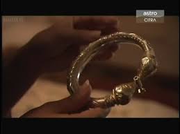 Dari dulu hingga saat ini, gelang emas adalah perhiasan yang paling digemari oleh wanita. Bunyi Gelang Kaki Meriam Youtube