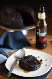 Bundt Cake Chocolat Guinness Caramel A La Guinness Cuisine Irlandaise Desserts Asiatiques Alimentation