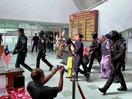 Hội chứng bí ẩn khiến nhiều nhà ngoại giao mỹ phải nghỉ hưu sớm. Hakim Perbicaraan Kes Pembunuhan Kim Jong Nam Disambung Semula Januari Beritabenar