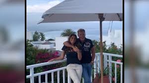 Den sommer genießen der poptitan und seine liebste auf mallorca. Dsds 2019 Dieter Bohlen Prasentiert Seine Beach Villa In Sudafrika