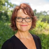 70+ "Julia Squires" profiles