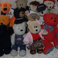 Its right side is white and has the classic expression of teddy bear; History Of The Teddy Bear Roosevelt Steiff And Vermont Hobbylark