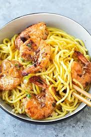 Shrimp Garlic Noodles This Easy Noodle Stir Fry Would Make The Perfect Quick Dinner When That Craving For Takeout Hits S Recipes Shrimp Dishes Pasta Dishes