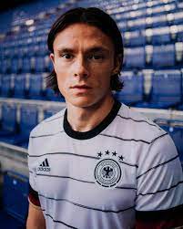 See more of dfb trikot sammlung on facebook. Fussball Nationalmannschaft Prasentation Des Dfb Trikots Fur Die Euro 2020