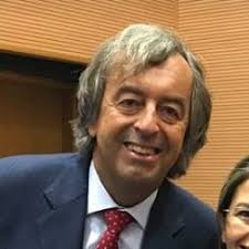 Nel 1995 è diventato ricercatore presso l'università cattolica del. Roberto Burioni Robertoburioni Twitter