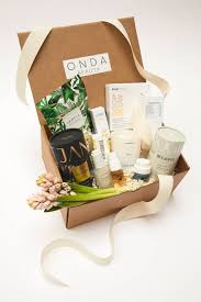 From jewellery gifts to the best bunches of flowers, shop our. Gothammag Com Get Files Image Galleries Onda Jpg