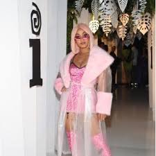 Selena_world_forever_translation of spanish segments:and she is not alone in. Blessed Archives 360 Magazine Art Music Design Fashion Auto Travel Food Health