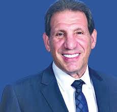 Kenneth Wunsch's Instagram, Twitter & Facebook