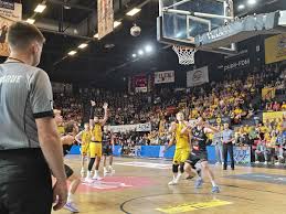 Sara_fun she is great for guys like attractive Japanese