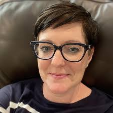 Jenna Bartlett's Instagram, Twitter & Facebook