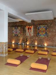 Yoga In Hamburg Die 10 Besten Studios Der Stadt Yoga Raum Design Yoga Zimmer Studios