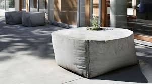 Beton Im Garten Eine Moderne Gartengestaltung Holzgitter Gartengestaltung Coole Ideen
