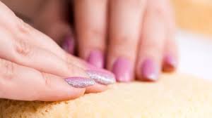 Feel youthful and fresh with falling glitter nail art ideas and tutorials to complete your pretty and vibrant look this valentine's and prom season. Glitter Nail Art Ideas And Designs For Valentine S Nail Designs