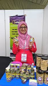 Banyak lagi tu barangan di sana tpi ini ja yang sy sempt. 350 Vendors Participate In Karnival Usahawan Desa Borneo Post Online