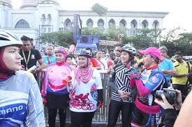 Sempena hari wanita sedunia katanyeee. Emycomms On Twitter Suasana Di Sekitar Konvoi Berbasikal Wanita 2017 Sempena Hari Wanita Sedunia Inilahkuasawanita Emysamsudin