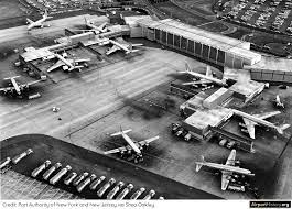The History Of Jfk Airport The American Airlines Terminal A Visual History Of The World S Great Airports American Airlines Airlines Airport